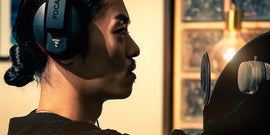 独創的な世界観で異彩を放つシンガー/Kick a Show